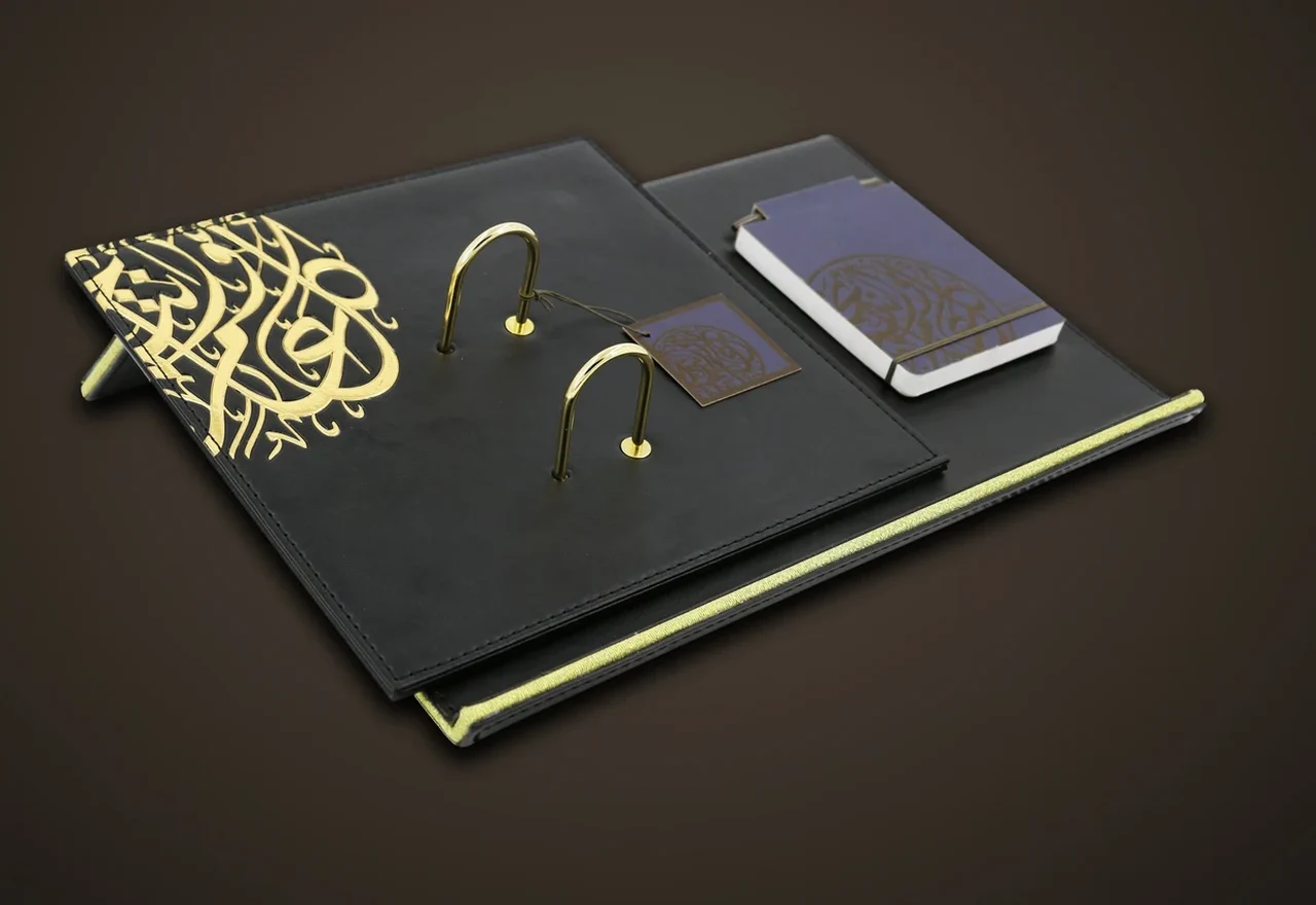 Leather desk calendar with embossed calligraphy, item 81234 · 81236