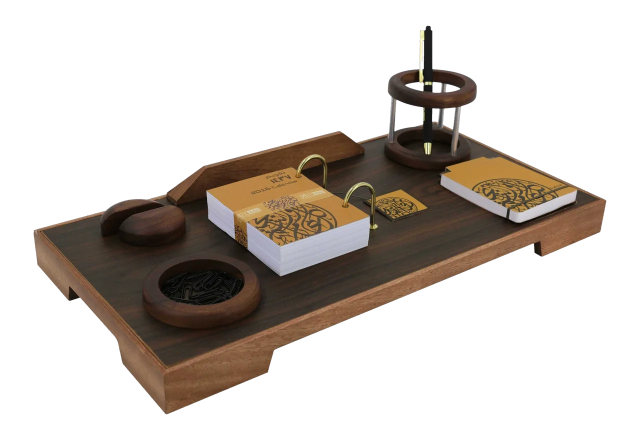 Calendar set with raised dark base, Front